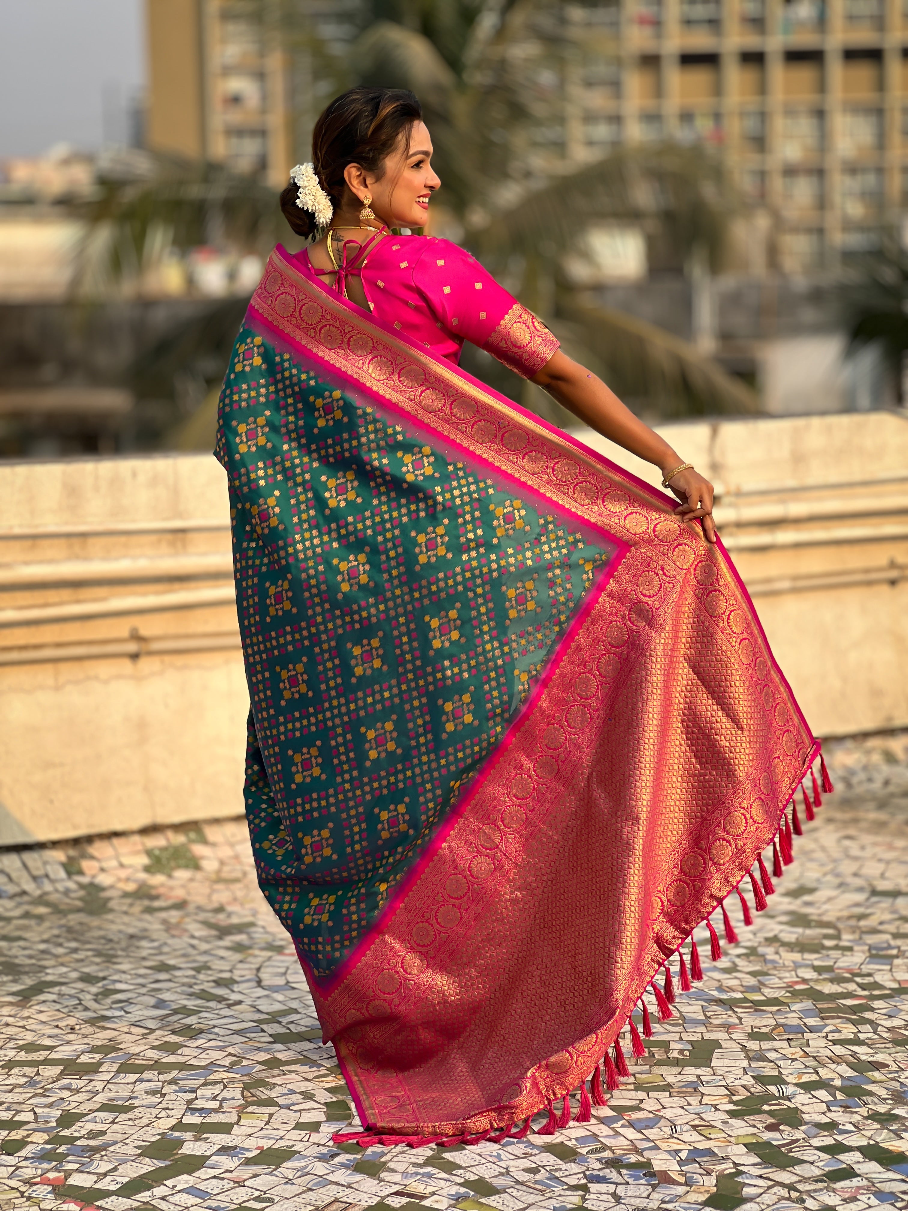 Green Soft Silk Zari Woven Premium Patola Saree with Contrast Weaves