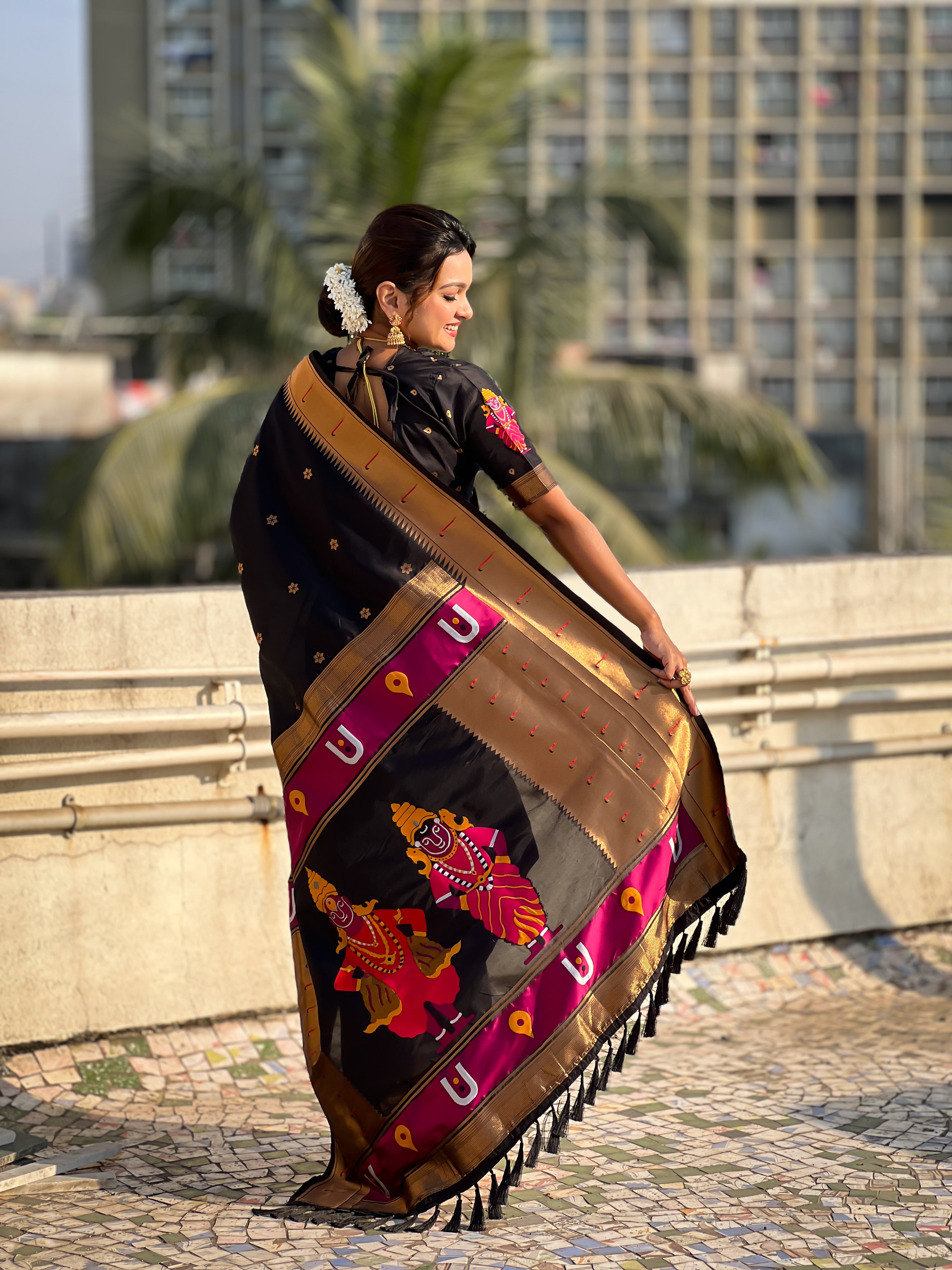 Black Zari Woven Premium Designer Wedding Gold Paithani Silk Saree