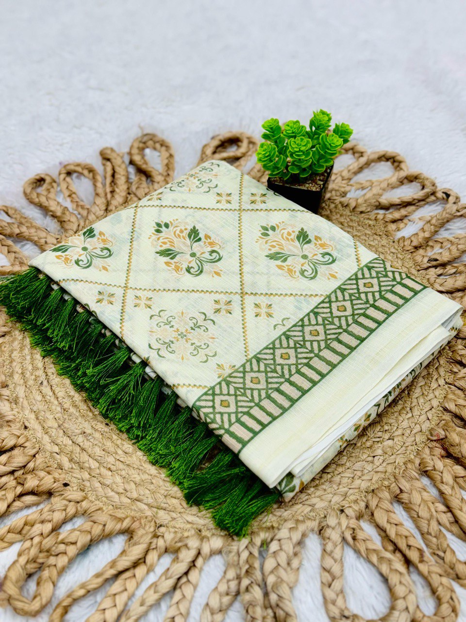 Designer Soft Linen Cotton Saree With Blouse Piece